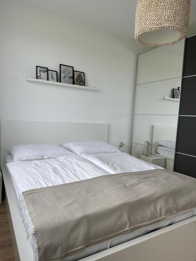 2 Apartment, New Building, Near Airport, Ovocne Sady,