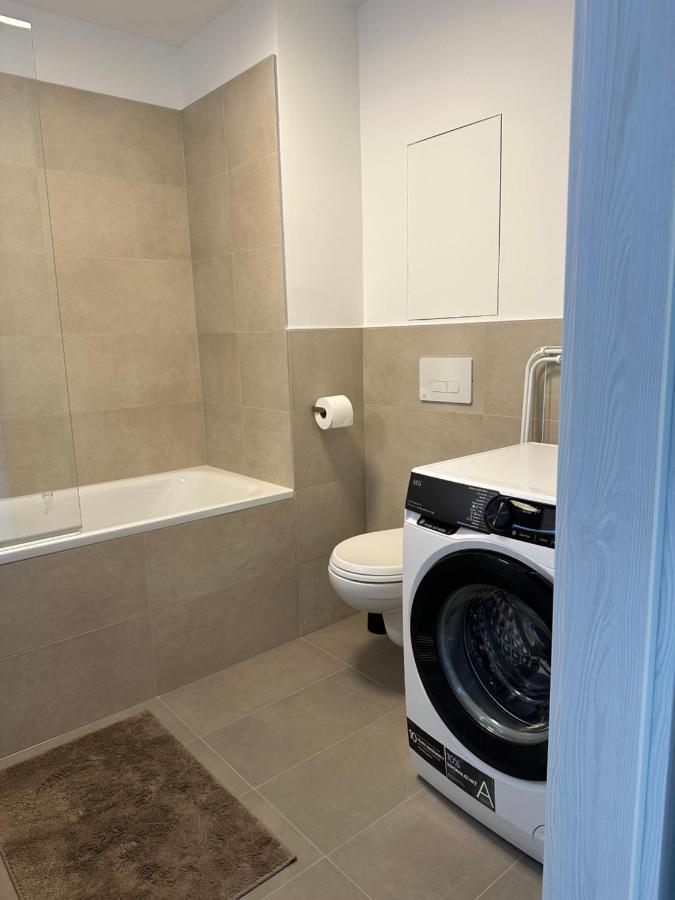 2 Apartment, New Building, Near Airport, Ovocne Sady, *