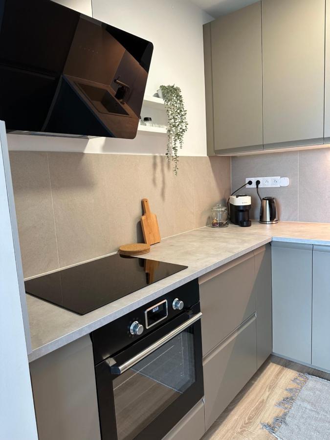 Apartman 2 Apartment, New Building, Near Airport, Ovocne Sady, Pozsony